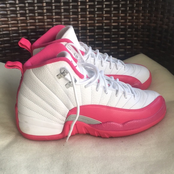 Air Jordan 12 Valentine's Day Vivid Pink - Picture 2 of 15